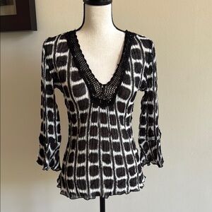 Alberto Makali Black and White Blouse
